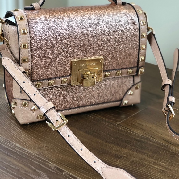 NWT Michael Kors Tina studded trunk handbag - Picture 8 of 8